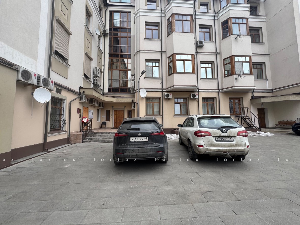 Бизнес-центр «Кривоарбатский 15 с1», Москва, Кривоарбатский переулок, 15 с1