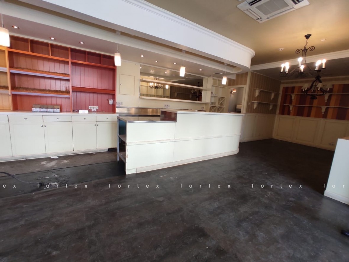 Бизнес-центр «Банк на Якиманке», Москва, улица Большая Якиманка, 19