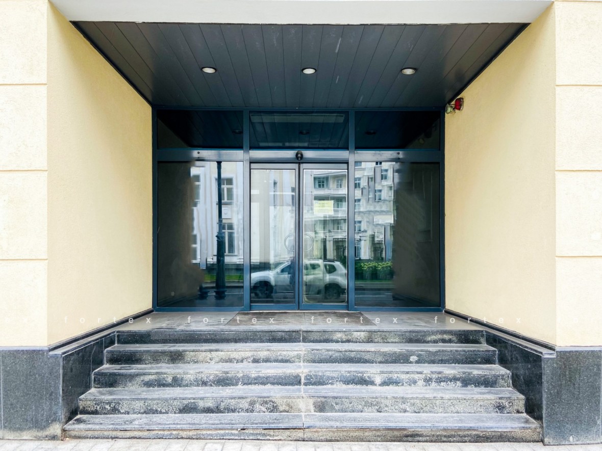 Бизнес-центр «Алексеевский дом», Москва, улица Остоженка, 28